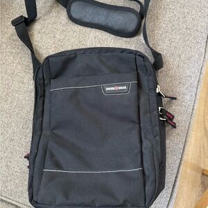 SwissGear Black Messenger Bag for Men